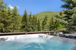 Large West Vail Home - Hot Tub & Ski Lockers