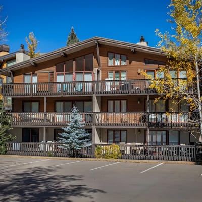 Vail Village Condo - Pet Friendly Walk to Ski Lift