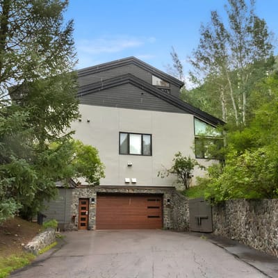Golf Course Townhome - Close to Clubhouse