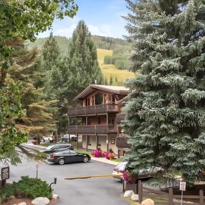 Walk to Gold Peak - Private Hot Tub on Gore Creek