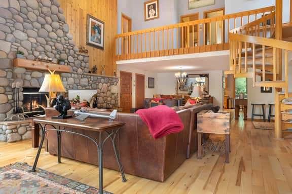 Golf Course Townhome - Close to Clubhouse