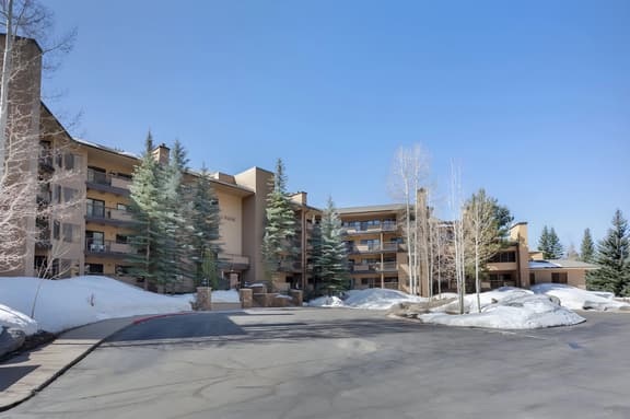Fallridge Condo - Near Golf Course & Summer Pool