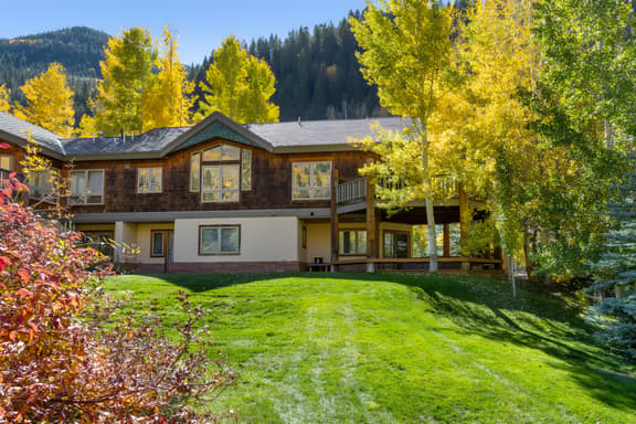 Large East Vail Home - Hot Tub & Steps to Bus Stop